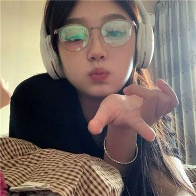 歌唱动荡的青春